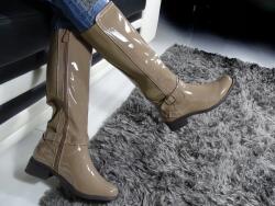  Bézs térdig érő női csizma 39-es (20798)