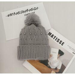Ecarla Szürke kötött téli sapka pomponnal és gyöngyökkel (CZ35WZ2)