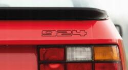 Porsche 924 fekete felirat matrica a hátsó részre