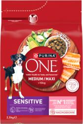 ONE PURINA ONE Sensitive Medium/Maxi felnőtt kutyáknak szánt, lazacban gazdag kutyaeledel rizzsel 2, 5 kg