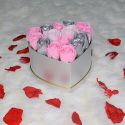 Aranjamente florale - Aranjament floral Intimissimo cutie inima cu 15 trandafiri sapun Aranjament floral