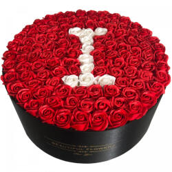 Aranjamente florale - Aranjament floral personalizat cu litera I in cutie rotunda neagra cu 135 trandafiri de sapun Litera I