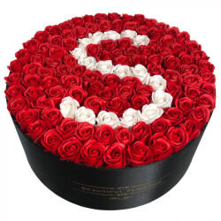 Aranjamente florale - Aranjament floral personalizat cu litera S in cutie rotunda neagra cu 135 trandafiri de sapun Litera S