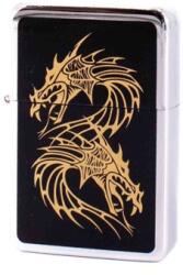 Angelo Króm benzines öngyújtó fekete előlappal, aranyszínű sárkány mintával (A-245430-16)