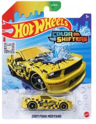 Mattel Hot Wheels City: Színváltós 2007 Ford Mustang kisautó (JCM33)