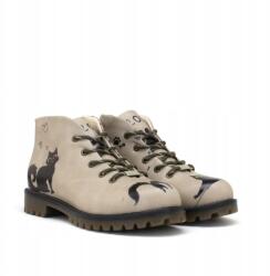  Női bézs színű, alacsony szárú bokacsizma Goby fekete macskás mintával TKS308 38 (20196)