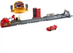 Mattel Disney Verdák: Kaszkadőr- és ugratópálya Villám McQueen kisautóval (JDJ02) - morzsajatekbolt