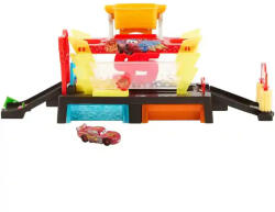 Mattel Disney Verdák: Autómosó színváltós Villám McQueen kisautóval (JBM70) - morzsajatekbolt