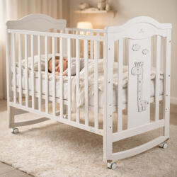  JUNO fa babaágy zsiráf mintás, ringatós 60*120cm FEHÉR - manopalota