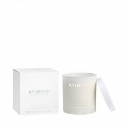 KYLIE SKIN Home&Lifestyle Snow Pine Candle Lumanari 250 g