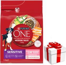 ONE PURINA ONE Sensitive Medium/Maxi felnőtt kutyáknak szánt, lazacban gazdag kutyaeledel rizzsel 2, 5 kg + Meglepetés A Kutyádnak Ingynes