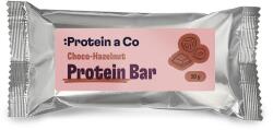 Protein a Co ProteinaCo Baton proteic cu umplutură de alune de pădure și cacao 30 g CZ