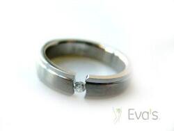  Rozsdamentes acél gyűrű cirkónia: 65