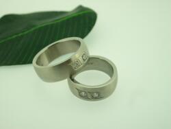  Acél gyűrű fehér cirkóniummal: 53