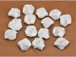  Esküvői szatén rózsafejek 2cm 15db/csomag - csomagoláshoz és dekorációhoz