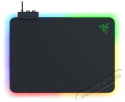 Razer Firefly V2 világító gamer egérpad