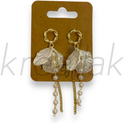  Virágszirmos fehér fülbevaló