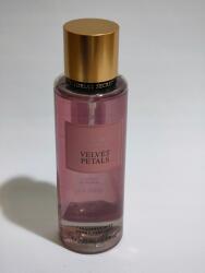 Victoria's Secret Victoria’s Secret Velvet Petals - testápoló illatpára 250 ml (0667556489989)