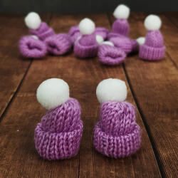  Mini kötött sapka lila 12db/cs - karácsonyi koszorúhoz és asztaldíszhez