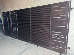 Metal-Dynamics Porti metalice tabla decupata model jaluzea liniar 450x180cm