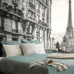 Dovido Öntapadó tapéta kilátás az Eiffel toronyra párizsi utcából fekete fehérben - 245x165