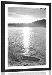 Dovido Poszter paszpartuval: tó feletti naplemente fekete-fehérben. - 30x45 silver