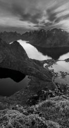 Dovido Öntapadó fotótapéta hegyi panoráma fekete-fehérben - 147x270