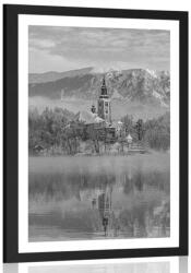 Dovido Poszter paszportuval templom a Bledi-tó mellett Szlovéniában fekete-fehérben - 30x45 silver