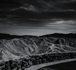 Dovido Öntapadó fotótapéta Death Valley Nemzeti Park fekete-fehérben - 294x270