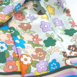 Shopika Esarfa dreptunghiulara tip pareo, cu imprimeu floral multicolor pe fond vernil