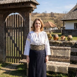 Ie Traditionala Brau traditional Adulti 130