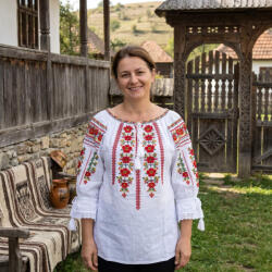Ie traditionala Isadora - ietraditionala - 129,00 RON