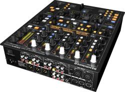BEHRINGER DDM4000 digitális DJ keverő
