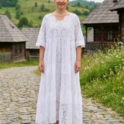 Ie traditionala Rochie lunga alba din dantela si bumbac - model elegant vaporoasa