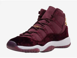 Nike Air Jordan 11 - Bársony - Női Cipő - 42