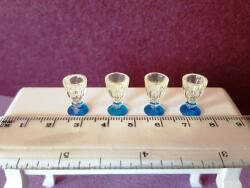 Hobbyplanet Set 4 pahare cu picior albastru - miniaturi 1: 12 (V70966)