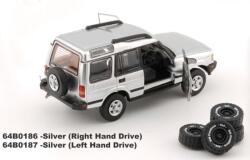 BM Creations Macheta Land Rover Discovery 1 1998 argintiu, scara 1: 64 , BM Creations cu roti off-road suplimentare (64B0186)