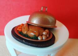 Hobbyplanet Curcan la tava cu legume - miniatura papusi (SA3266)