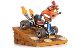 First 4 Figures Crash Team Racing Nitro Fueled Crash In Kart Resin 31cm Figurina