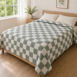 Kotonia Home Cuvertura pentru pat Kotonia Home - matlasata ultrasonic, dimensiunea 180x230 cm, decor geometric, alb si verde (004916)