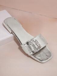 Shein Ezüst Lapos Flip-flop Papucs Ökológiai Bőr Dekoratív Csattal Shein 40 (sx2310168841380213)