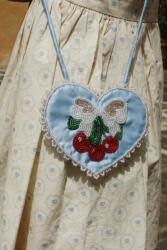 Konges Sløjd keresztpántos táska gyerek BEADED HEART MINI PURSE - kék Univerzális méret