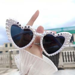 Flippy Ochelari in Forma de Inima, Flippy, pentru Petrecerea Burlacitelor, Tematica Nunta, Protectie Soare, 15.3x5.7x14.5 cm, Scris Bride to Be cu Perle, Alb (130478)