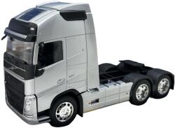 JPT Macheta Cap tractor Volvo 1: 32 V6 6x4 argintiu! ! ! Atentie oglinda stanga rupta! ! ! (JPT)