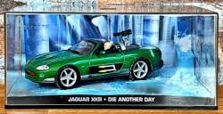Magazine Models Macheta James Bond Jaguar XKR Die Another Day scara 1: 43 (JPT)