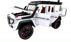  Macheta Mercedes G Class alb AMG 1: 22 replica metal alba lumini sunete si efect fum