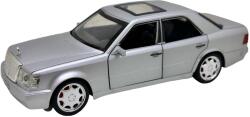  Macheta Mercedes Benz E500 AMG W124 argintiu 1: 28 replica metal lumini si sunete usi capota portbagaj si trapa functionale