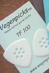 Wegen Picks Wegen TF100 fehér pengető 2 darabos csomagban