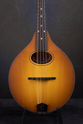 Eastman Guitars and mandolins Eastman PCH-M104 Goldburst A style mandolin