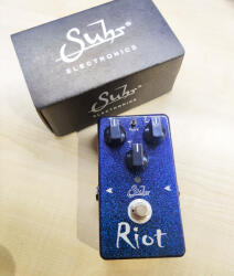 Suhr Guitars and amps Suhr Riot Galactic Limited Edition Distortion pedál